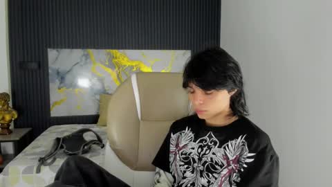 Snapshot of sylasfrost chatting on 12.02.25 sylasfrost online show from 12.02.25