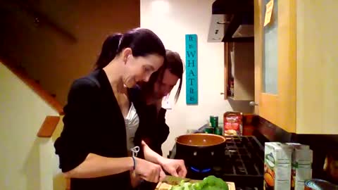 Snapshot of synthiansoup chatting on 12.04.25 synthiansoup online show from 12.04.25