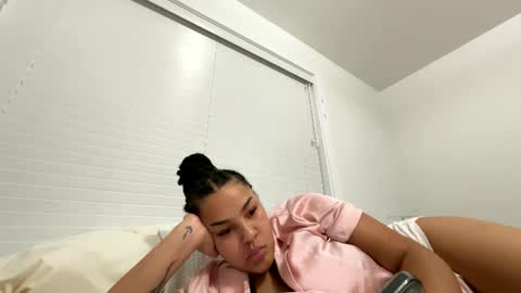 Snapshot of t_princess_t chatting on 02.17.25 t_princess_t online show from 02.17.25