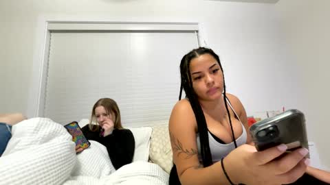 Snapshot of t_princess_t chatting on 02.26.25 t_princess_t online show from 02.26.25