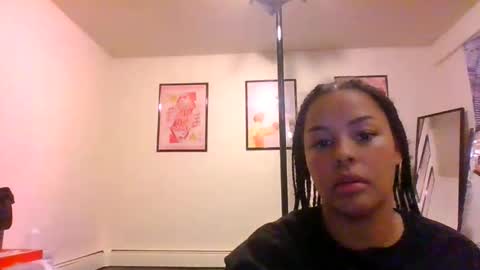 Snapshot of t_princess_t chatting on 10.22.25 t_princess_t online show from 10.22.25