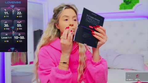 Snapshot of taahiraarabian chatting on 01.08.25 Arianna online show from 01.08.25