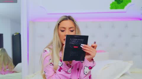 Snapshot of taahiraarabian chatting on 01.27.25 Arianna online show from 01.27.25