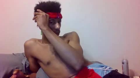 Snapshot of taejhon chatting on 12.18.24 Taejhon online show from 12.18.24