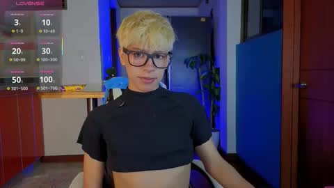 Snapshot of taichi_bluy chatting on 02.05.26 taichi online show from 02.05.26