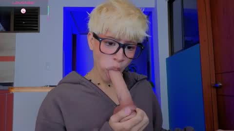 Snapshot of taichi_bluy chatting on 02.07.26 taichi online show from 02.07.26