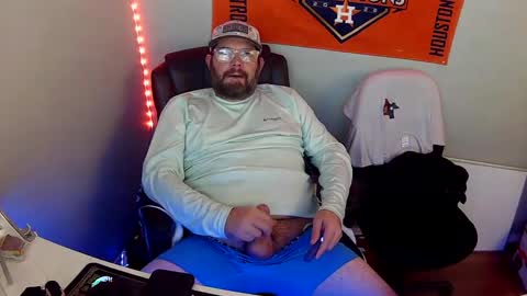 Snapshot of taintnuzzler_13 chatting on 01.10.25 TaintNuzzler online show from 01.10.25