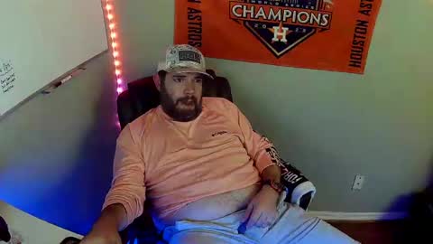 Snapshot of taintnuzzler_13 chatting on 01.14.25 TaintNuzzler online show from 01.14.25