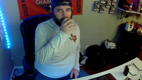 Snapshot of taintnuzzler_13 chatting on 02.01.25 TaintNuzzler online show from 02.01.25