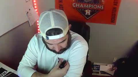 Snapshot of taintnuzzler_13 chatting on 02.09.25 TaintNuzzler online show from 02.09.25