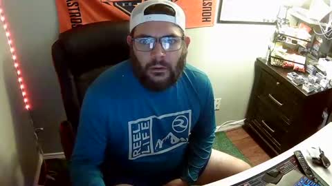 Snapshot of taintnuzzler_13 chatting on 09.17.25 TaintNuzzler online show from 09.17.25