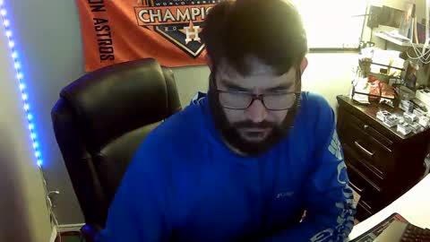 Snapshot of taintnuzzler_13 chatting on 09.22.25 TaintNuzzler online show from 09.22.25