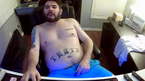 Snapshot of taintnuzzler_13 chatting on 11.08.25 TaintNuzzler online show from 11.08.25