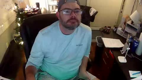 Snapshot of taintnuzzler_13 chatting on 12.13.25 TaintNuzzler online show from 12.13.25