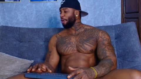 Tairon Tucke online show from 02.25.25