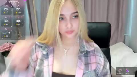 Snapshot of taisia_hot chatting on 05.12.26 Taisia online show from 05.12.26