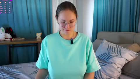 Molly online show from 04.06.26