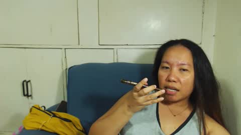 Snapshot of takemetoheavenbaby chatting on 11.27.25 anne online show from 11.27.25