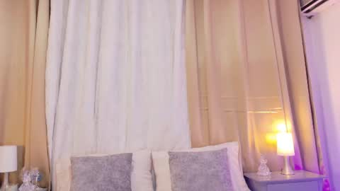 Snapshot of talianavega chatting on 07.18.26 tali online show from 07.18.26