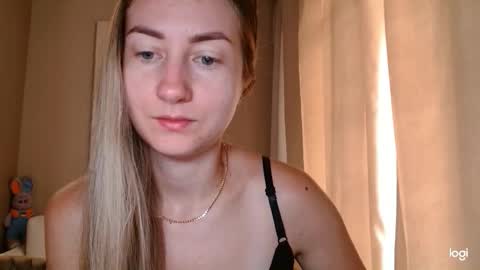  Kira  online show from 09.17.25