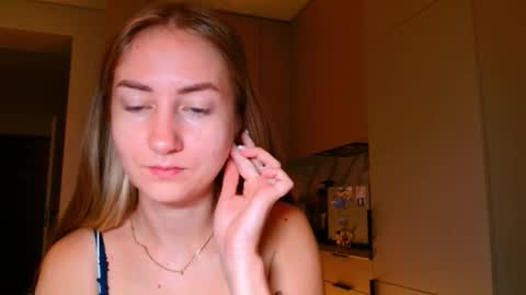  Kira  online show from 11.08.25