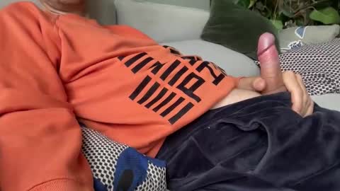 Snapshot of talkinjazz chatting on 09.27.25 talkinjazz online show from 09.27.25