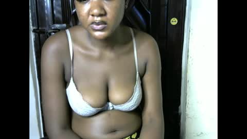 Snapshot of tall_choco chatting on 02.20.26 tall_choco online show from 02.20.26