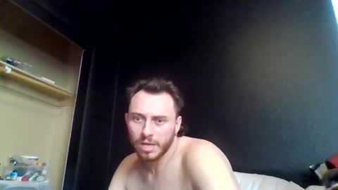 Snapshot of tallhungcloudyy chatting on 06.03.26 tallhungcloudyy online show from 06.03.26