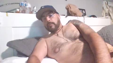 Snapshot of talllatino310 chatting on 04.21.26 talllatino310 online show from 04.21.26