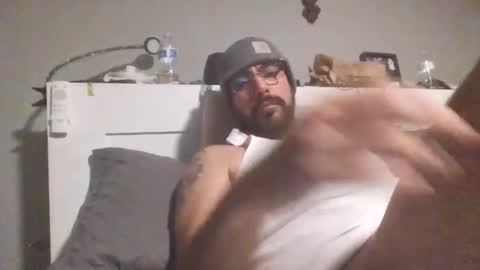 Snapshot of talllatino310 chatting on 04.27.26 talllatino310 online show from 04.27.26