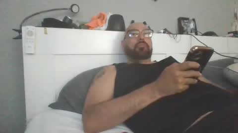 Snapshot of talllatino310 chatting on 05.14.26 talllatino310 online show from 05.14.26
