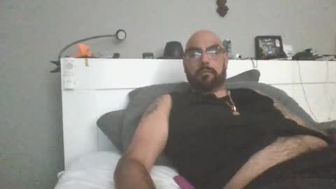 Snapshot of talllatino310 chatting on 06.25.26 talllatino310 online show from 06.25.26