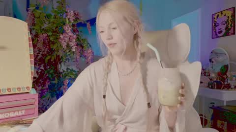 Snapshot of talulaa chatting on 04.19.26 Talula - OF talulaa online show from 04.19.26