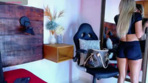 Snapshot of tamara_sanz1 chatting on 02.12.26 online show from 02.12.26