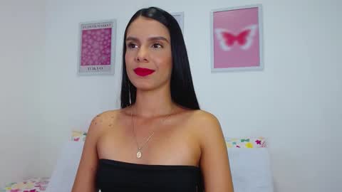 Snapshot of tamy_sweet01 chatting on 01.05.25 tamy sweet01 online show from 01.05.25