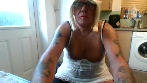 Snapshot of tanya_sissie_somerset chatting on 10.20.25 tanya_sissie_somerset online show from 10.20.25