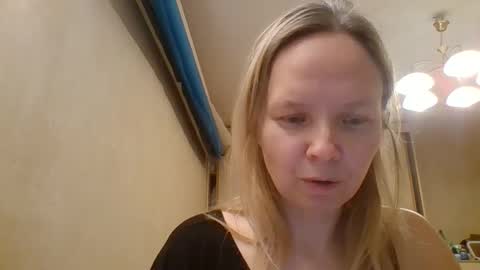 Snapshot of tanystar chatting on 11.21.25 tanystar online show from 11.21.25