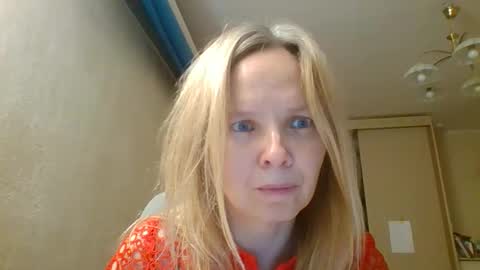 Snapshot of tanystar chatting on 11.28.25 tanystar online show from 11.28.25