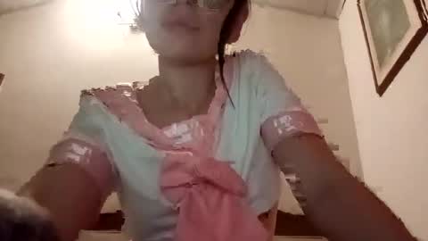 Snapshot of tara_joi chatting on 11.26.25 Tara online show from 11.26.25