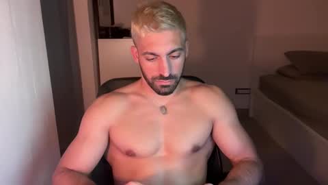 Snapshot of tarquit8 chatting on 09.08.25 tarquit8 online show from 09.08.25