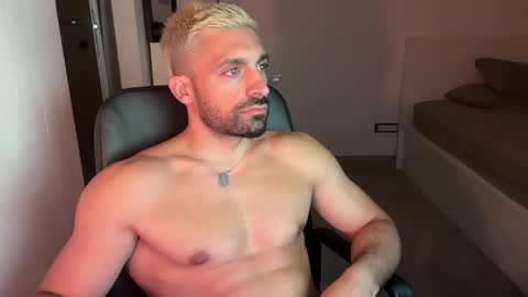 Snapshot of tarquit8 chatting on 09.10.25 tarquit8 online show from 09.10.25