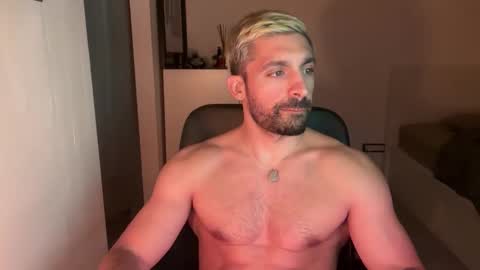 Snapshot of tarquit8 chatting on 10.01.25 tarquit8 online show from 10.01.25