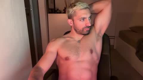 Snapshot of tarquit8 chatting on 10.02.25 tarquit8 online show from 10.02.25