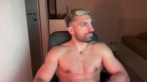 Snapshot of tarquit8 chatting on 10.08.25 tarquit8 online show from 10.08.25