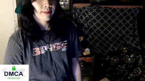 Snapshot of tashakai chatting on 01.11.25 TashaKai online show from 01.11.25