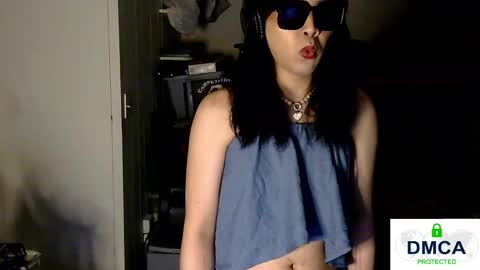 Snapshot of tashakai chatting on 03.07.25 TashaKai online show from 03.07.25