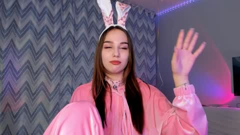 Snapshot of tate_angel chatting on 12.03.24 Tate online show from 12.03.24