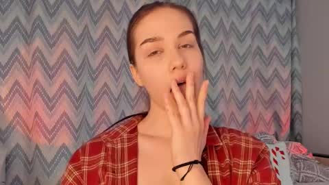 Snapshot of tate_angel chatting on 02.09.25 Tate online show from 02.09.25