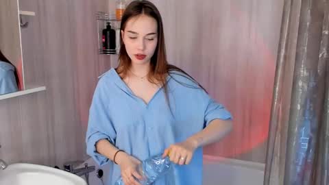 Snapshot of tate_angel chatting on 03.02.25 Tate online show from 03.02.25