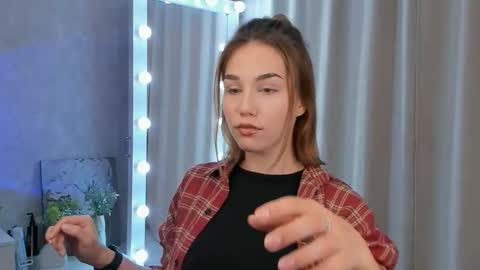 Snapshot of tate_angel chatting on 09.14.25 Tate online show from 09.14.25